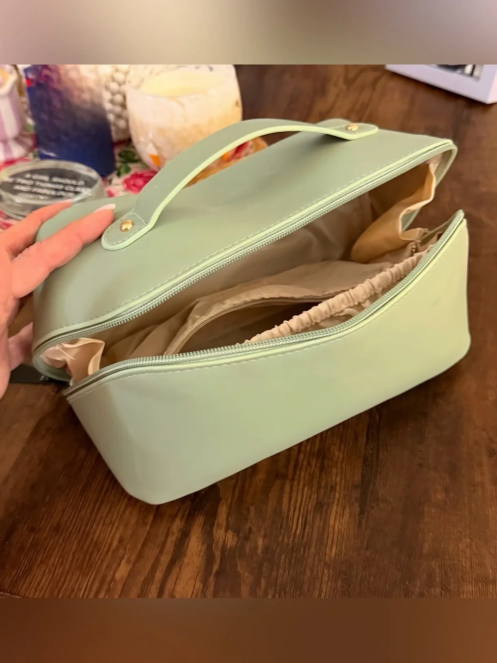 Large Capacity Vegan Leather Travel Makeup Bag – Mint / Sage Green